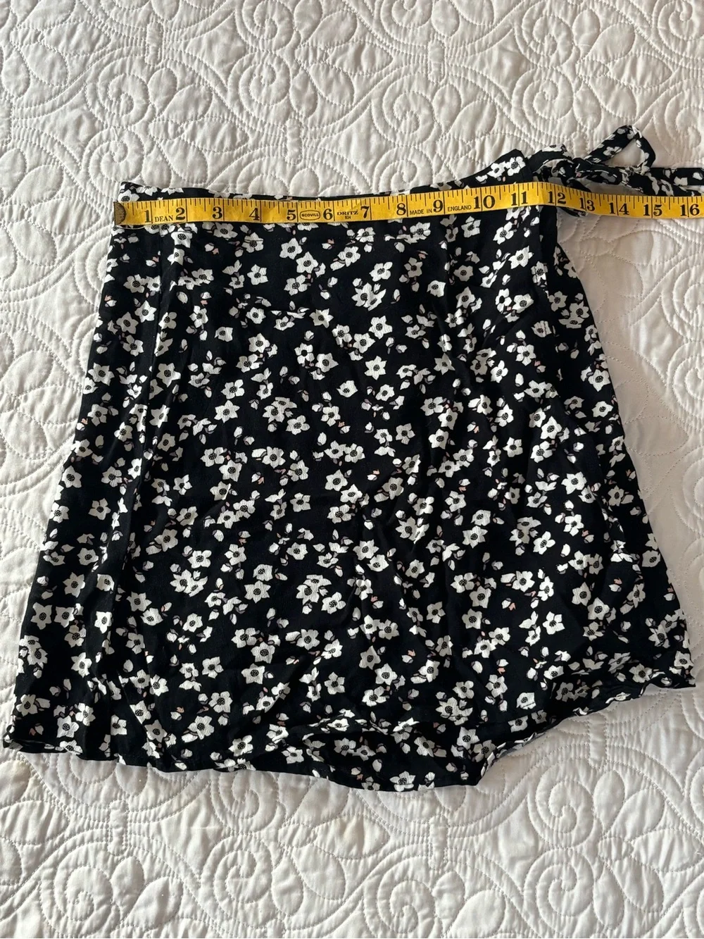 Aeropostale Black Floral Tie-Waist Skirt
